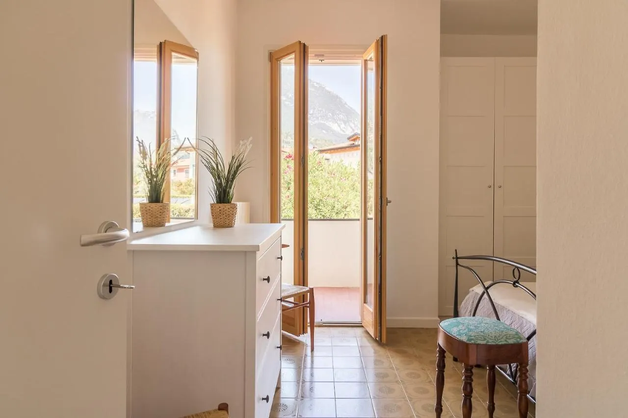 Apartment Sandy Azzurro By Garda Fewo Toscolano Maderno